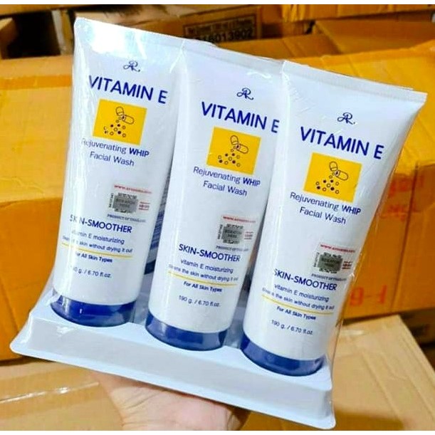 Sửa Rửa Mặt Vitamin E 190g Thái Lan