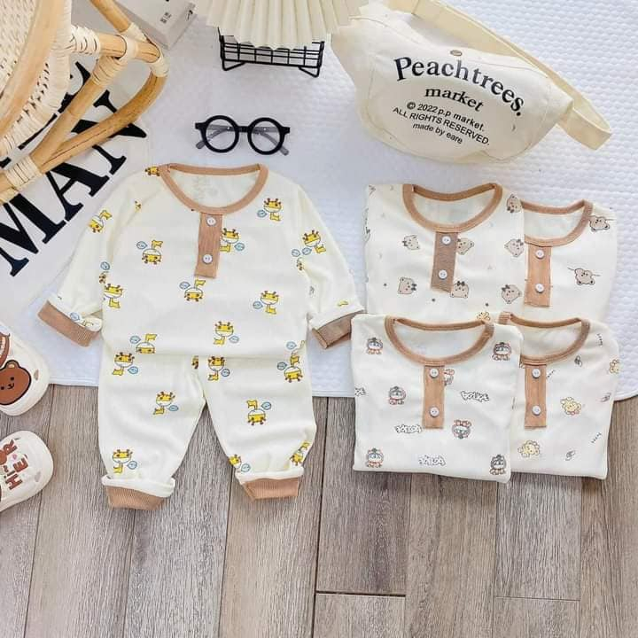 Bộ quần áo trẻ em