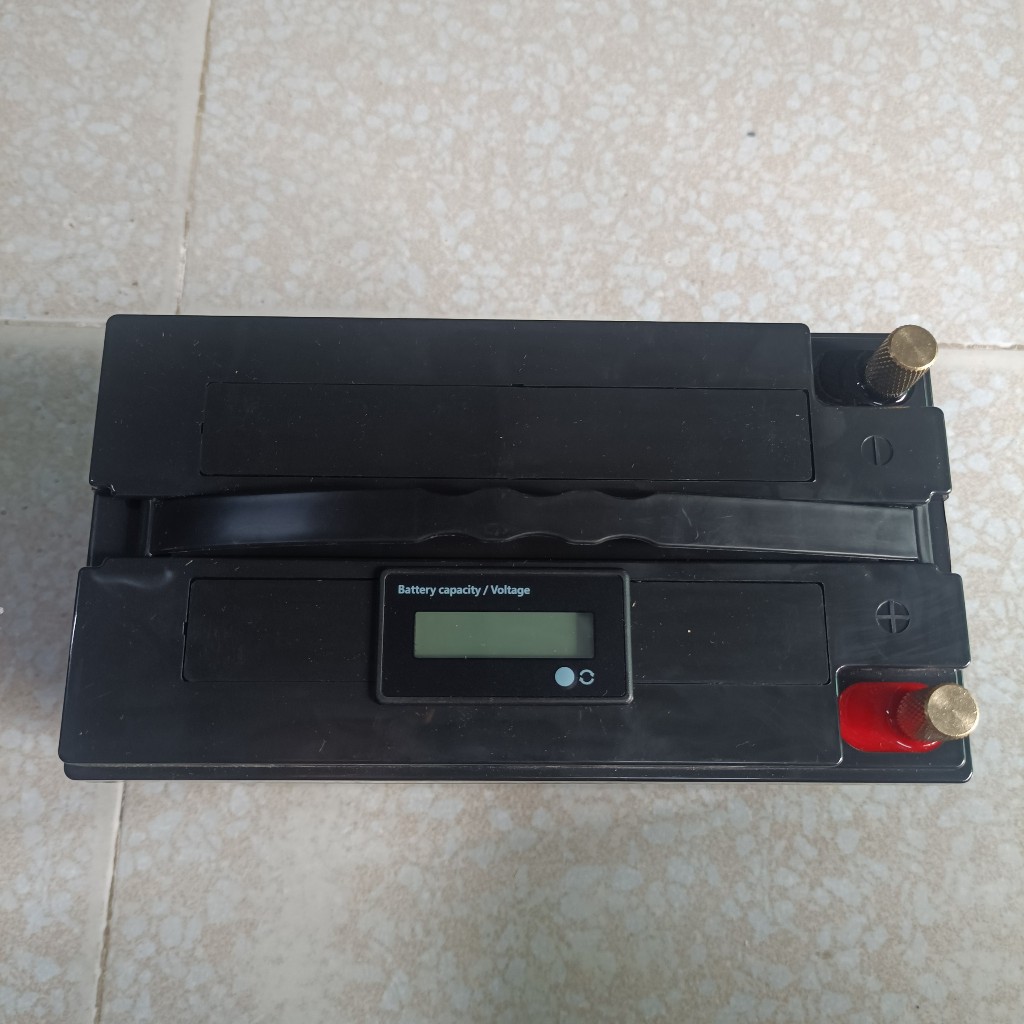 Vỏ  có đồng hồ báo pin lắp vừa 16 cell sắt photphat 33140 hoặc 6 cell 46160