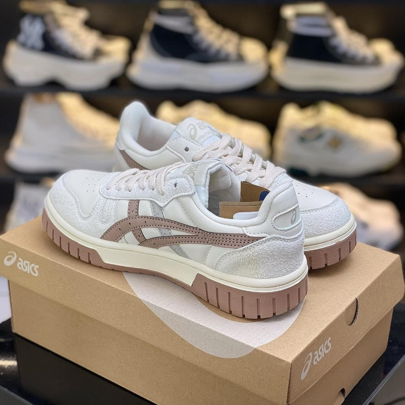 Giày sneaker asics court mz kem vệt nâu