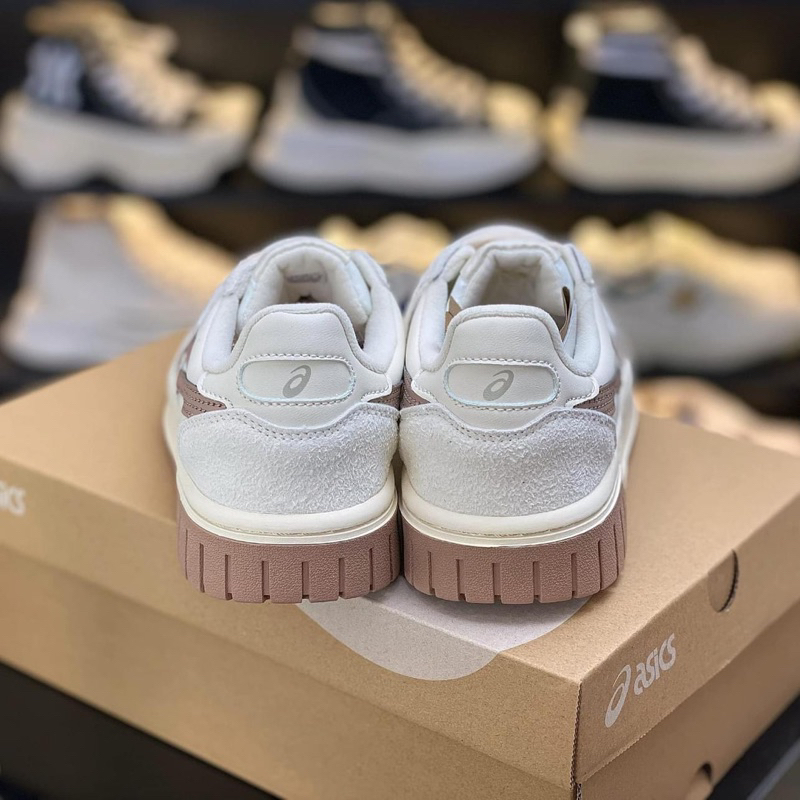Giày sneaker asics court mz kem vệt nâu