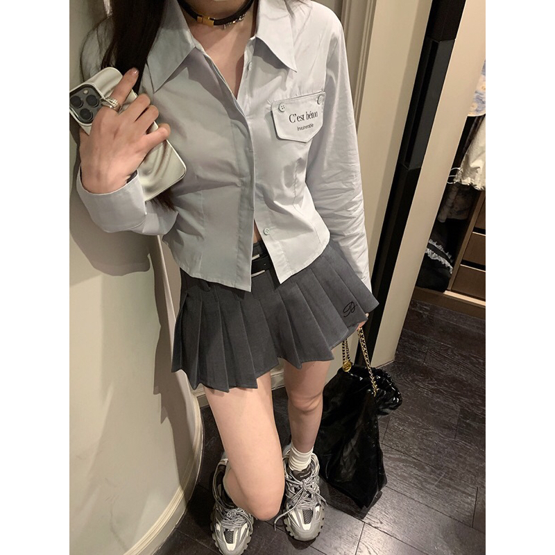 Chân váy xếp ly kèm đai thêu chữ hàng QC-Mon.Ami.hi