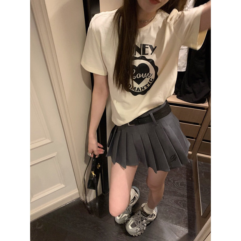 Chân váy xếp ly kèm đai thêu chữ hàng QC-Mon.Ami.hi