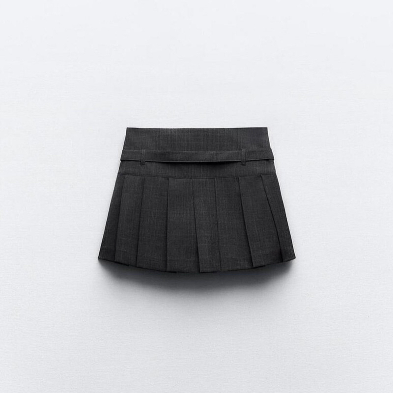 Áo Khoác Ngoài Z.A.R.A Màu Xám Lông Chuột Và Chân Váy Tennis ZR