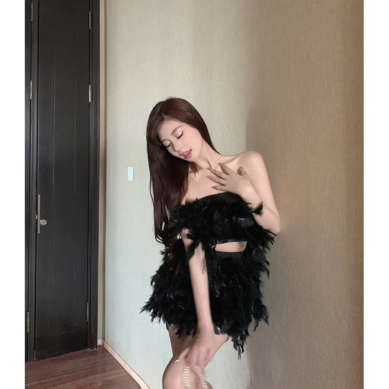 Set bộ áo croptop cup ngực đính lông vũ sang chảnh+ Chân váy ngắn quyến rũ sexy đi tiệc nổi bật