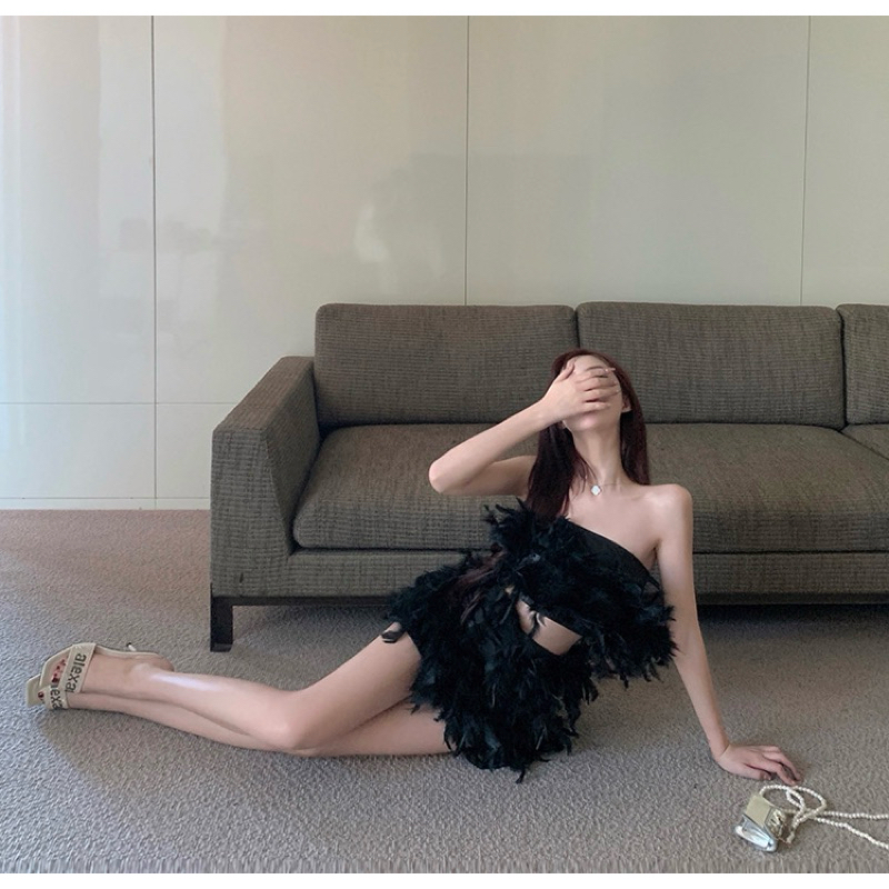 Set bộ áo croptop cup ngực đính lông vũ sang chảnh+ Chân váy ngắn quyến rũ sexy đi tiệc nổi bật
