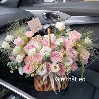 Giỏ mây thắt eo cắm hoa giỏ quà phong cách hiện đại