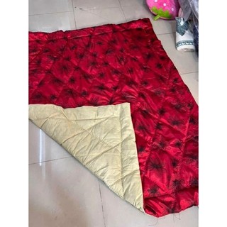 Chăn, nệm đắp, trải sàn phi bóng