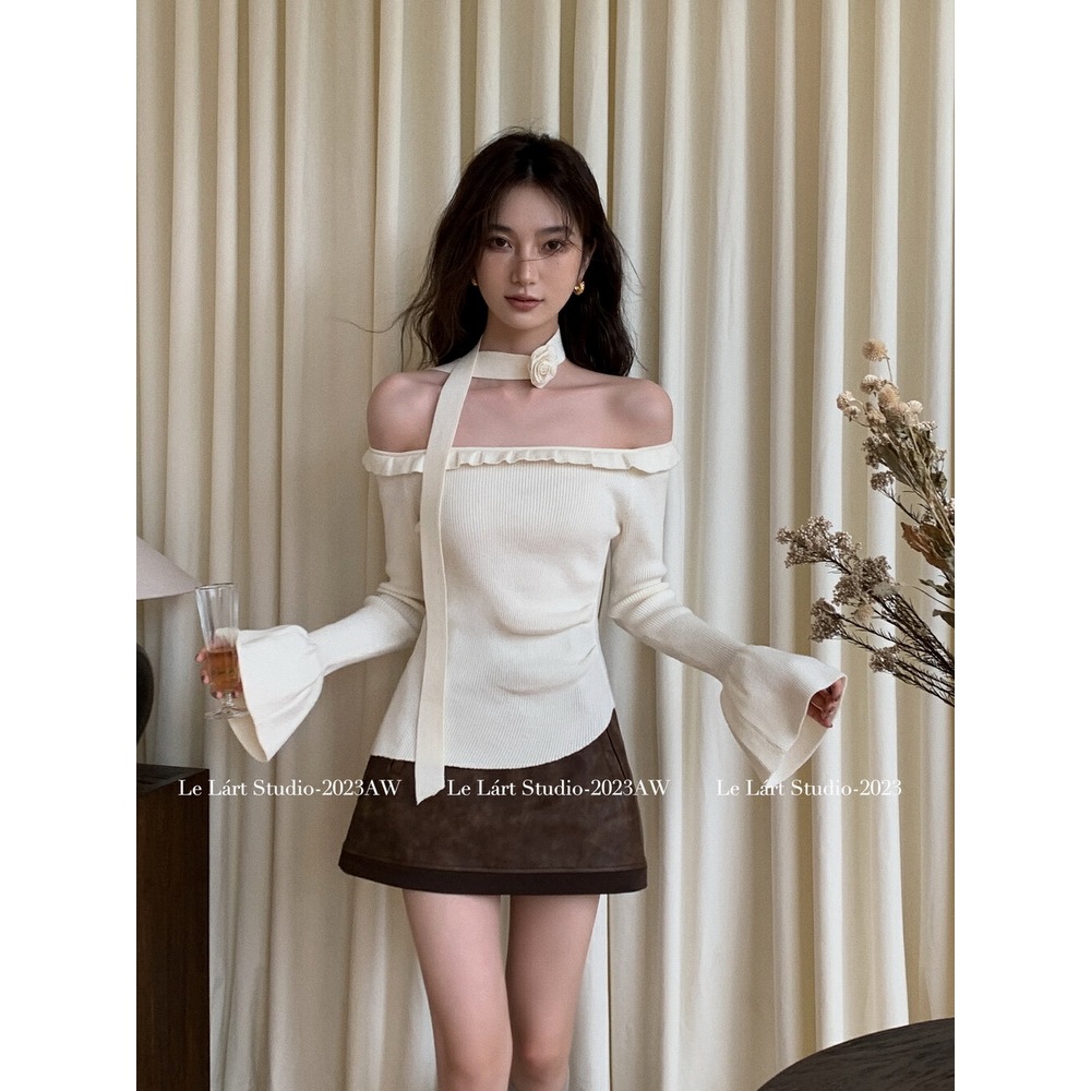 Áo len tăm trễ vai bèo ngang tay dài gấu xoè