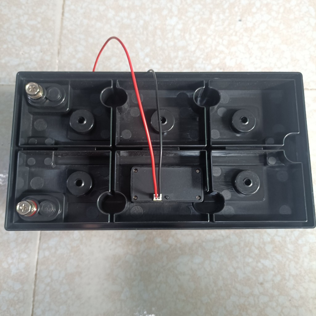 Vỏ  có đồng hồ báo pin lắp vừa 16 cell sắt photphat 33140 hoặc 6 cell 46160