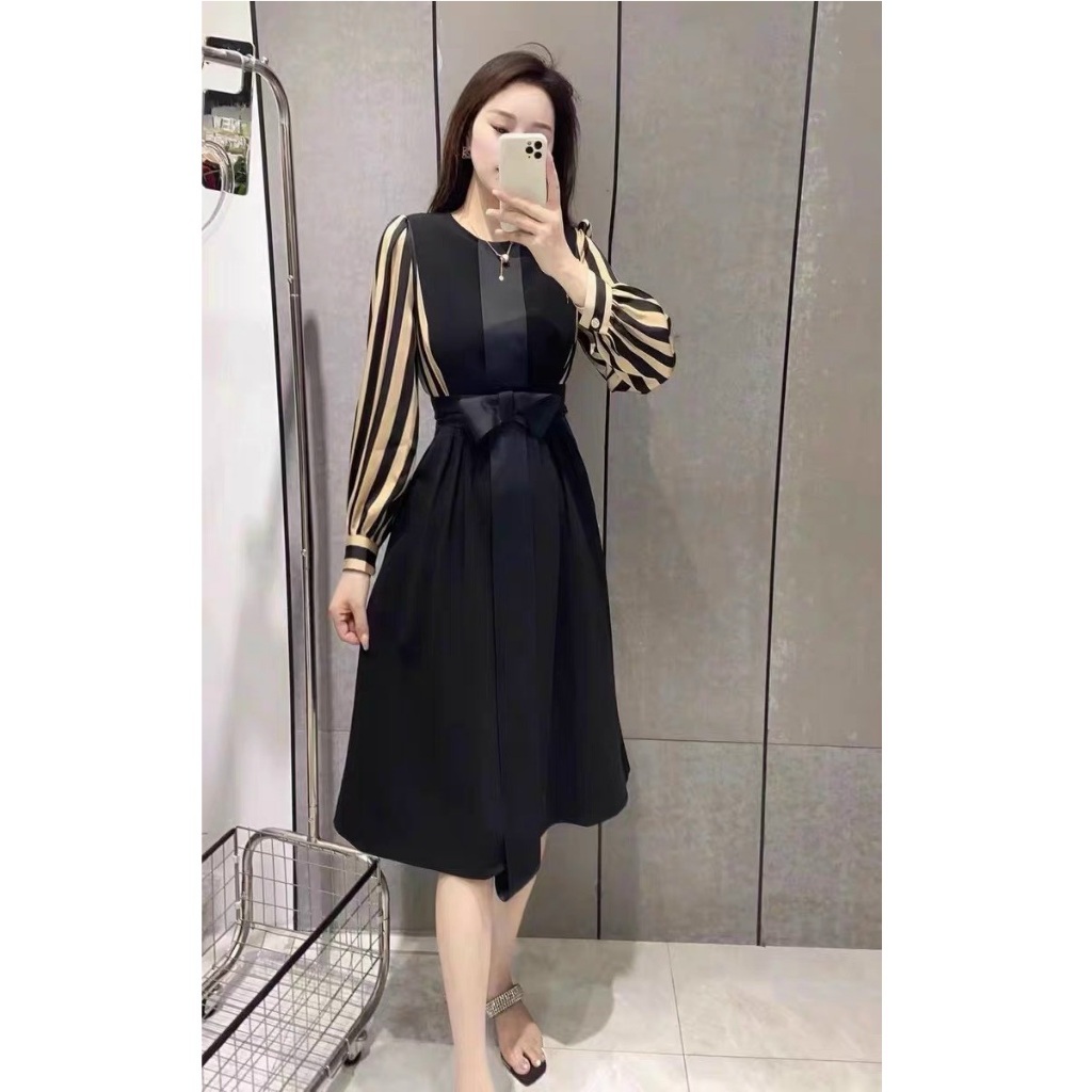 Đầm Lụa Sọc Nơ Eo Cổ Tròn Tay Dài - Hàng Nhập