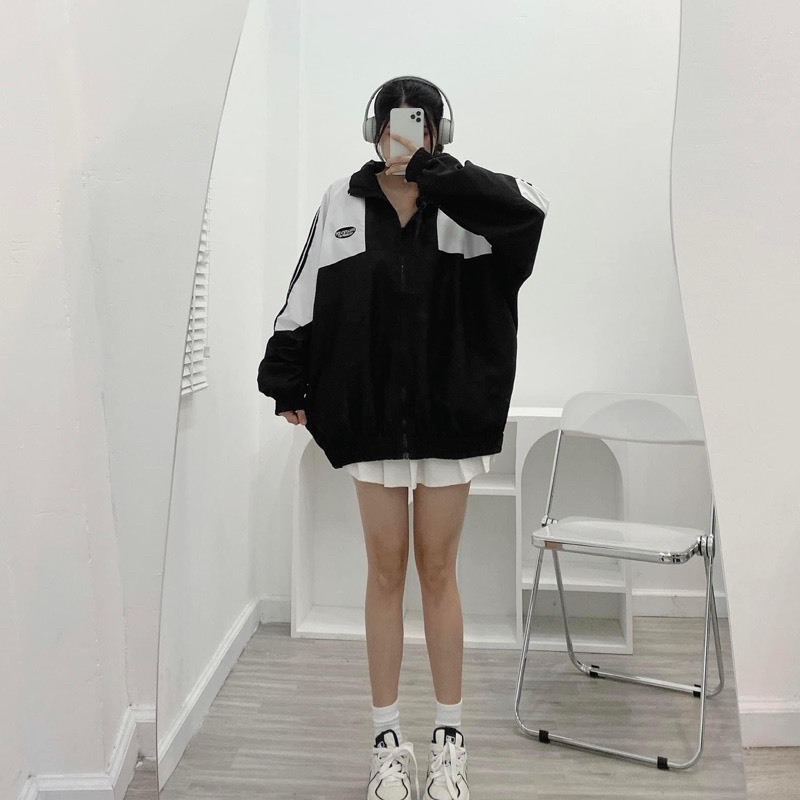 Áo Khoác Gió , Áo Khoác Dù Phối Màu Đen Trắng In Chữ Phong Cách Đường Phố A26