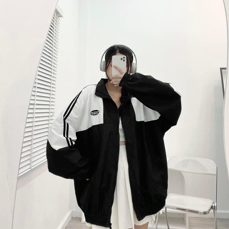 Áo Khoác Gió , Áo Khoác Dù Phối Màu Đen Trắng In Chữ Phong Cách Đường Phố A26