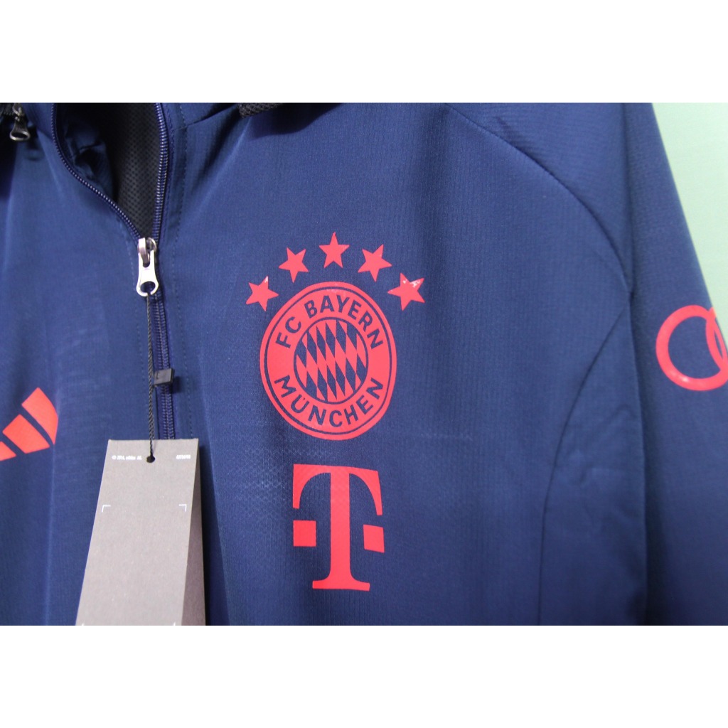 ÁO KHOÁC BAYERN XANH MẪU MỚI 2023/24- DÙ MỊN 2 LỚP LOGO CHẤT LƯỢNG CAO