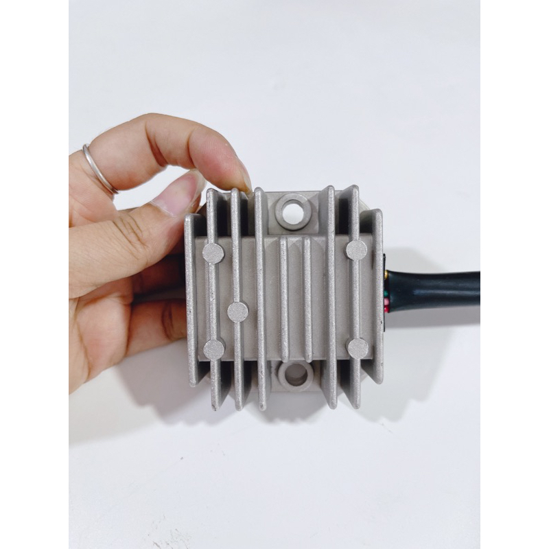 Sạc Attila 2 pha chế độ cho xe máy, dòng sạc mạnh dùng thay thế hoặc lên sạc cho xe máy