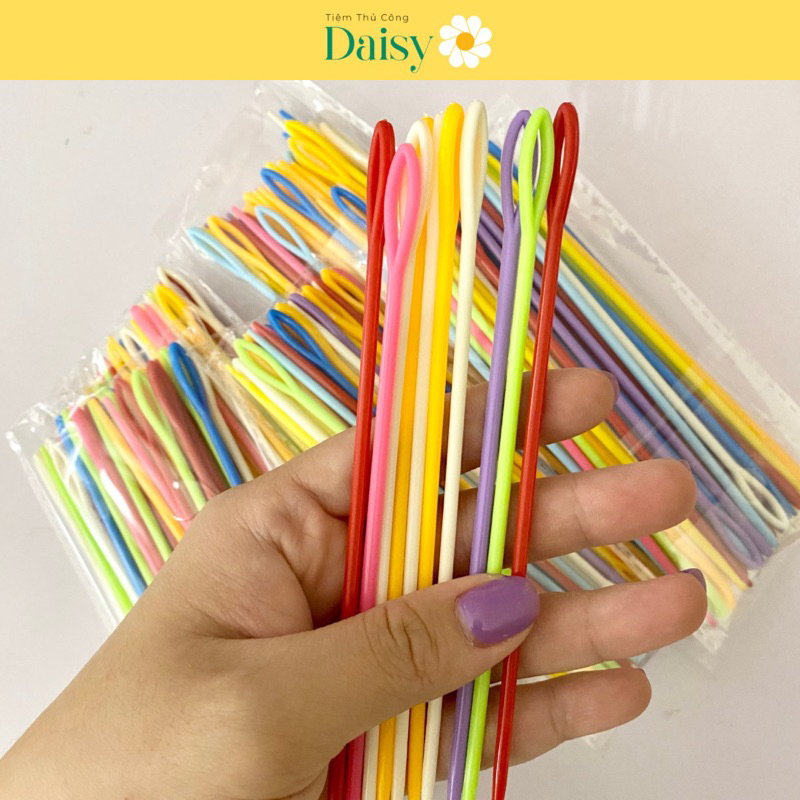 Kim Khâu Len Dài 15cm Bằng Nhựa