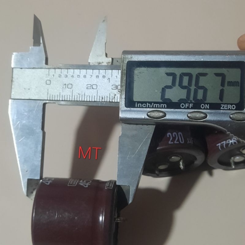 Tụ 450v-220uf hàng TM