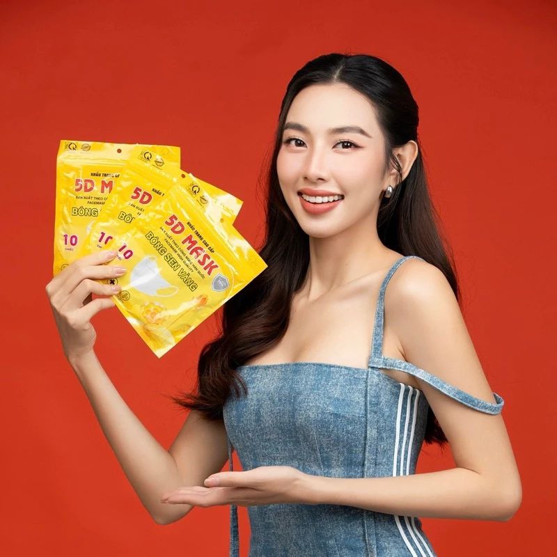 Quà tặng - Set 10 Khẩu trang cao cấp Bông sen vàng