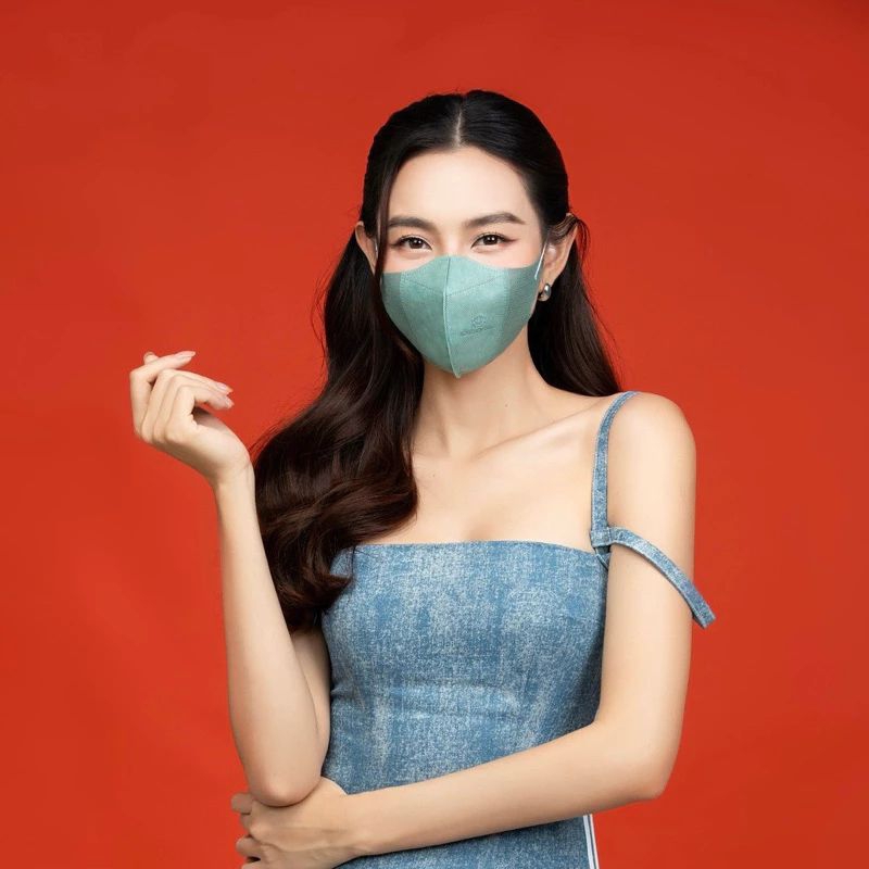 Quà tặng - Set 10 Khẩu trang cao cấp Bông sen vàng