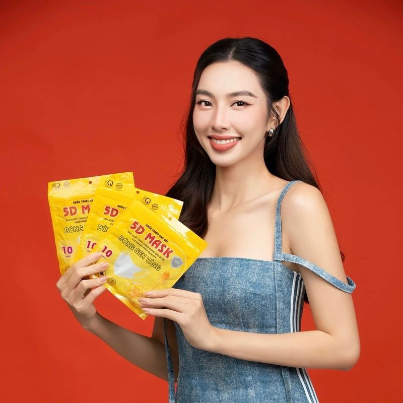 Quà tặng - Set 10 Khẩu trang cao cấp Bông sen vàng