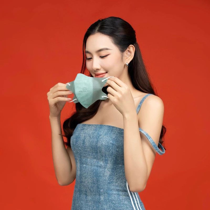 Quà tặng - Set 10 Khẩu trang cao cấp Bông sen vàng