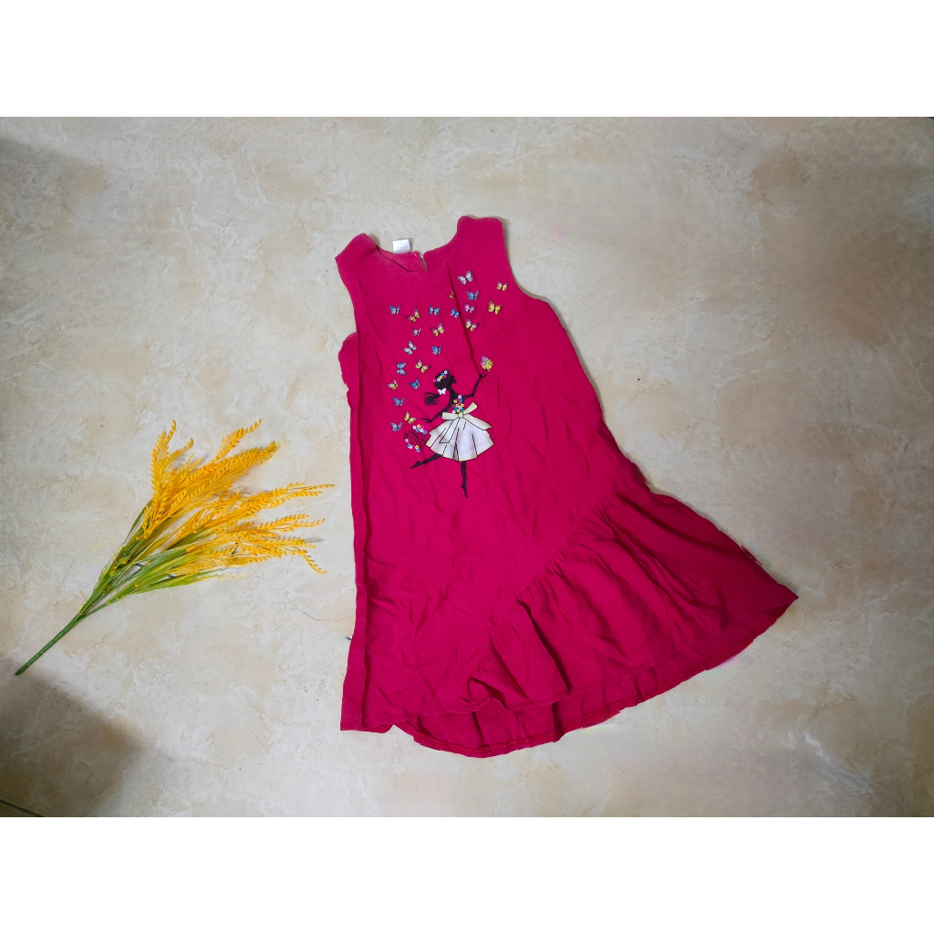 ĐẦM THÊU BÉ GÁI