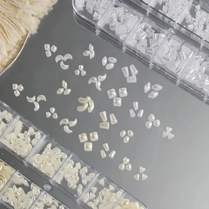 Khay Ngọc trai trắng mix hình đính móng