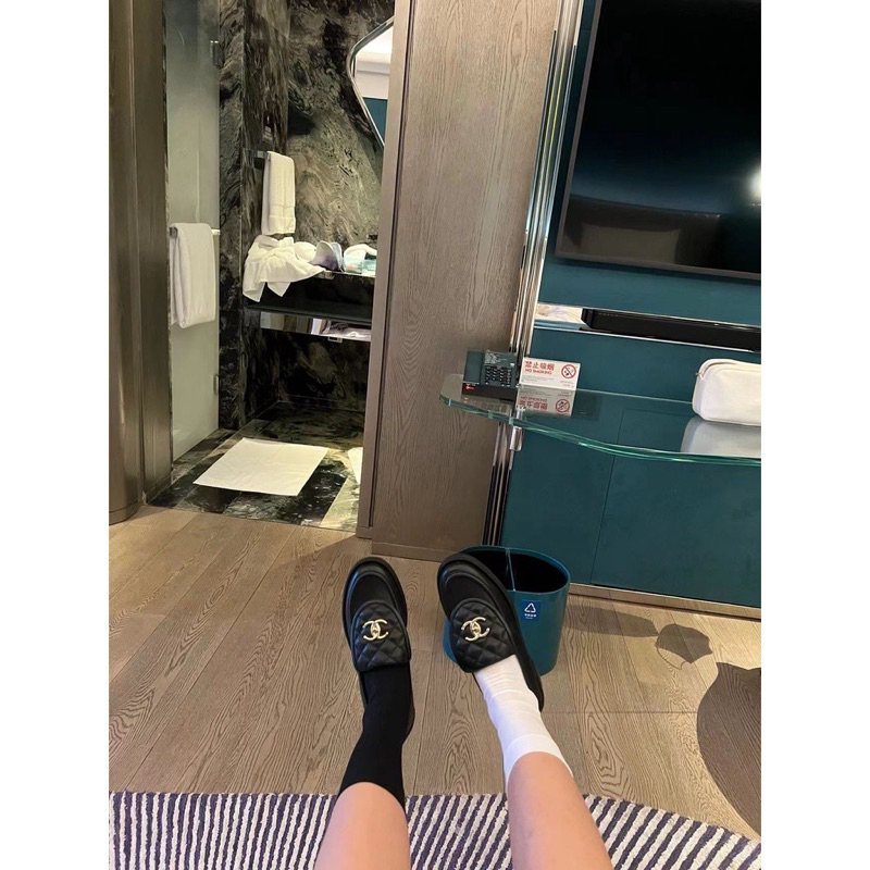 Giày moca Chà Neo mũi tròn trần trám, chất da mềm mướt. Hàng quảng châu cao cấp đầy đủ hộp túio