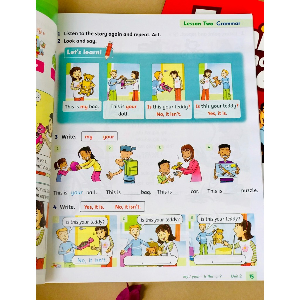 SÁCH - Family and friends bản 1st