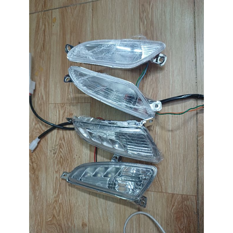 Bộ xi nhan trước sau xe máy điện Vespa
