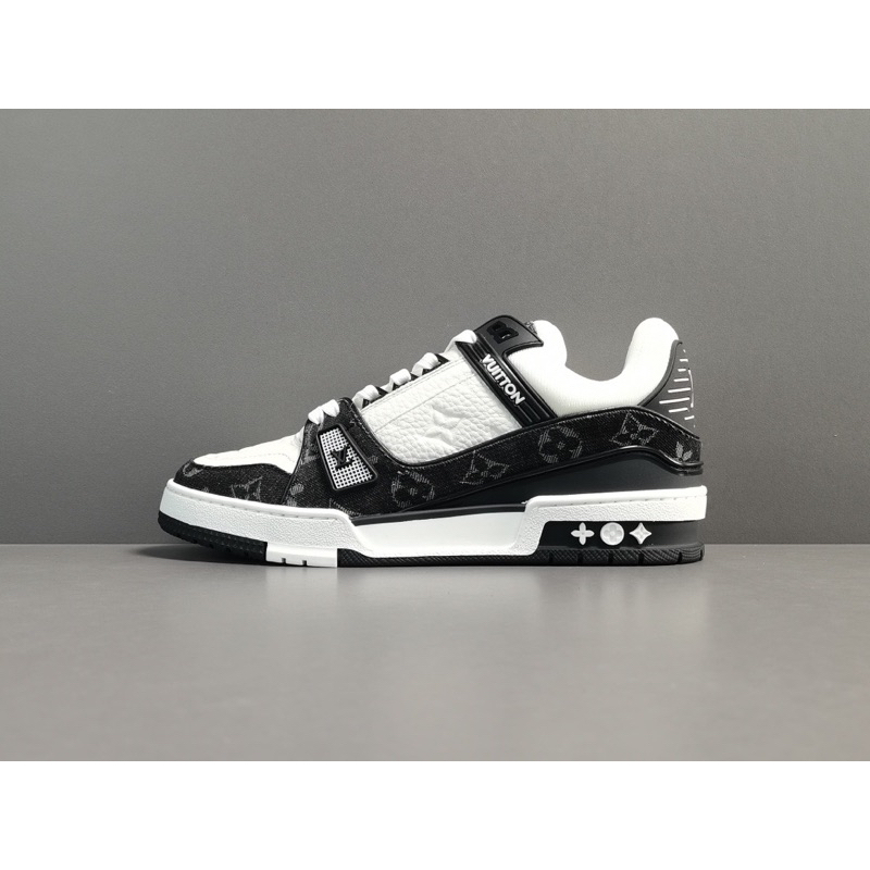 GIÀY THỂ THAO LV ĐEN CAO CẤP TẶNG KÈM BỘ QUÀ TẶNG