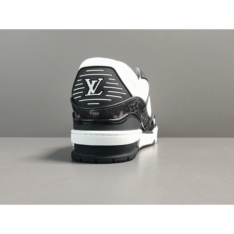 GIÀY THỂ THAO LV ĐEN CAO CẤP TẶNG KÈM BỘ QUÀ TẶNG