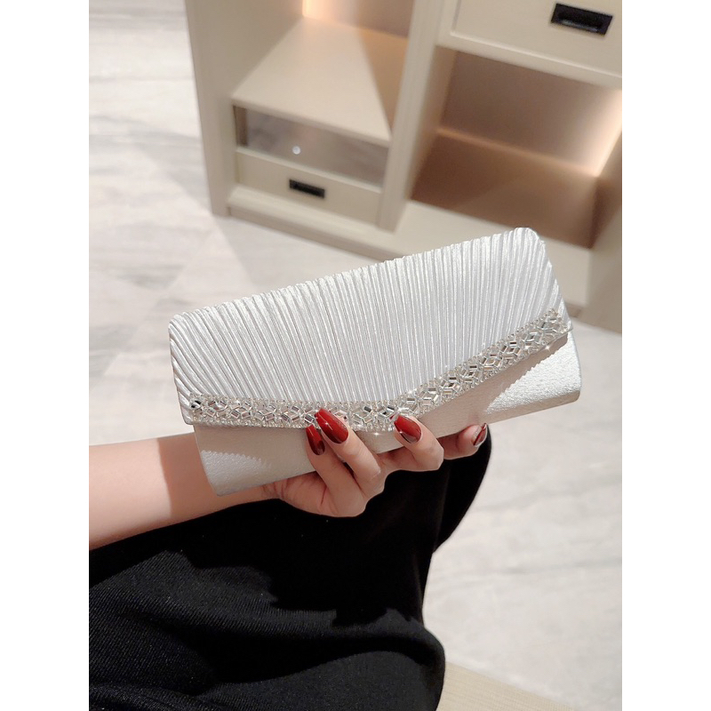Clutch cầm tay đính đá