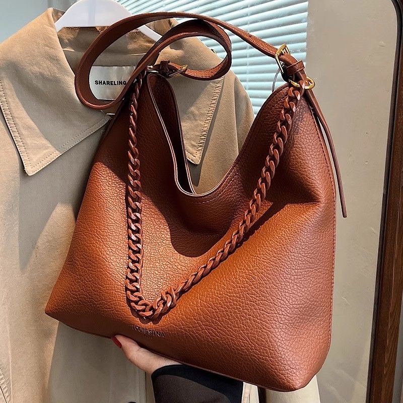 Túi Xách Đeo Chéo Tote Phong Cách Retro Chất Liệu Da Cao Cấp Sức Chứa Lớn Thiết Kế Dây Xích Phá Cách Dễ Phối Đồ