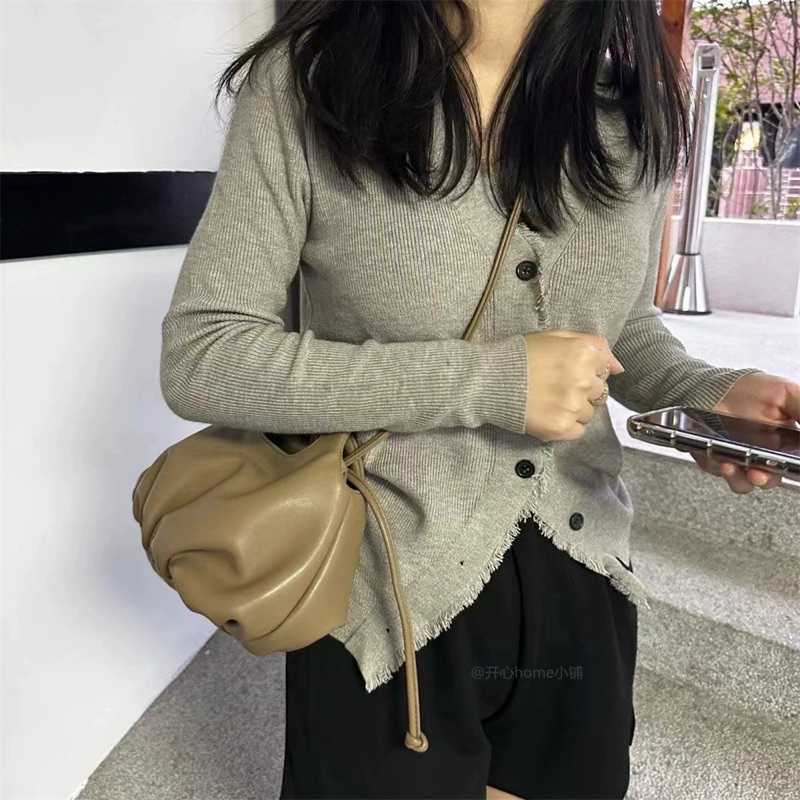 Túi xách đám mây xếp li đeo chéo, cầm tay kiểu mới