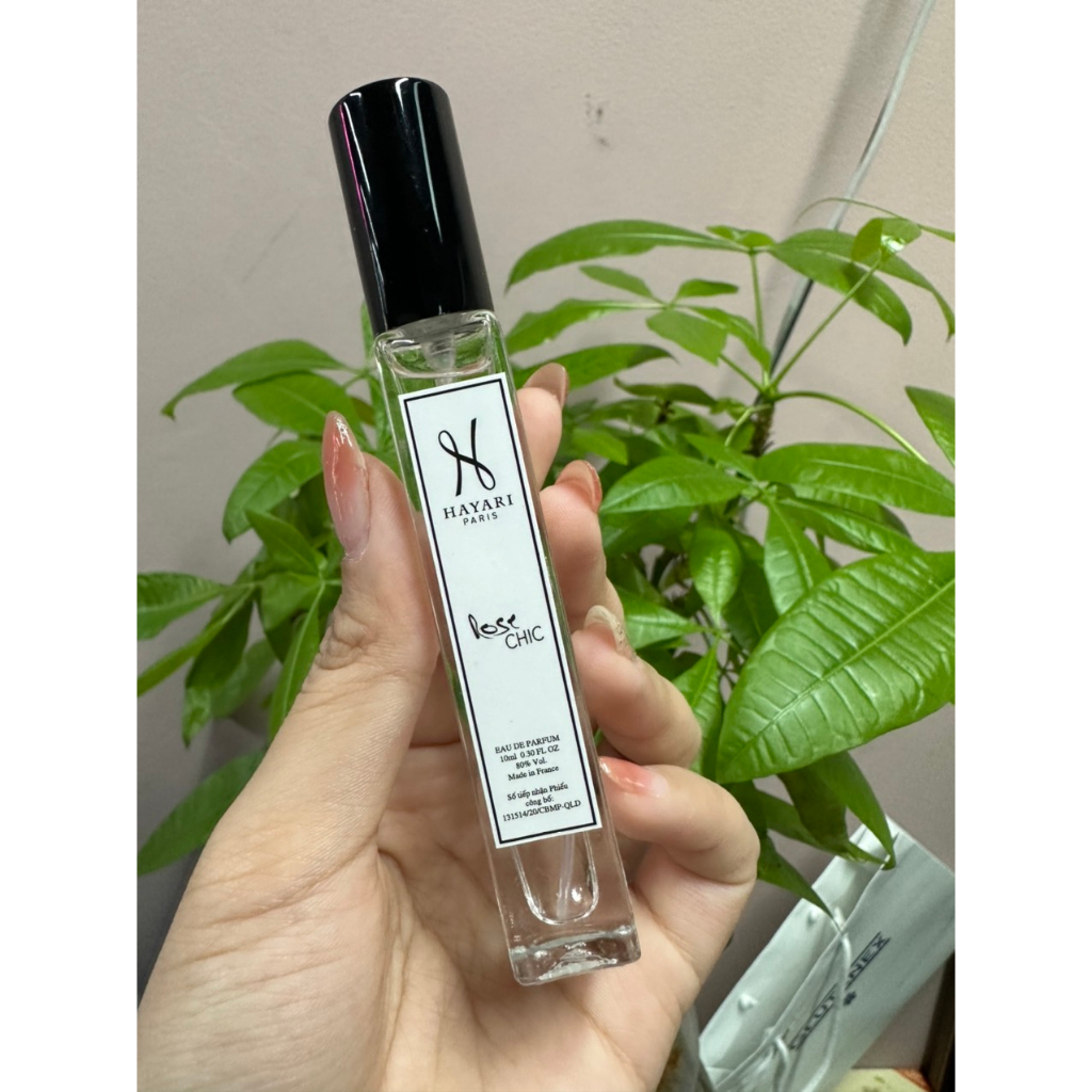 Nước Hoa Công Nương Rose Chic, HAYARI Parfums Paris 10ml Hương Hoa Hồng Tươi Mát Và Quyến Rũ