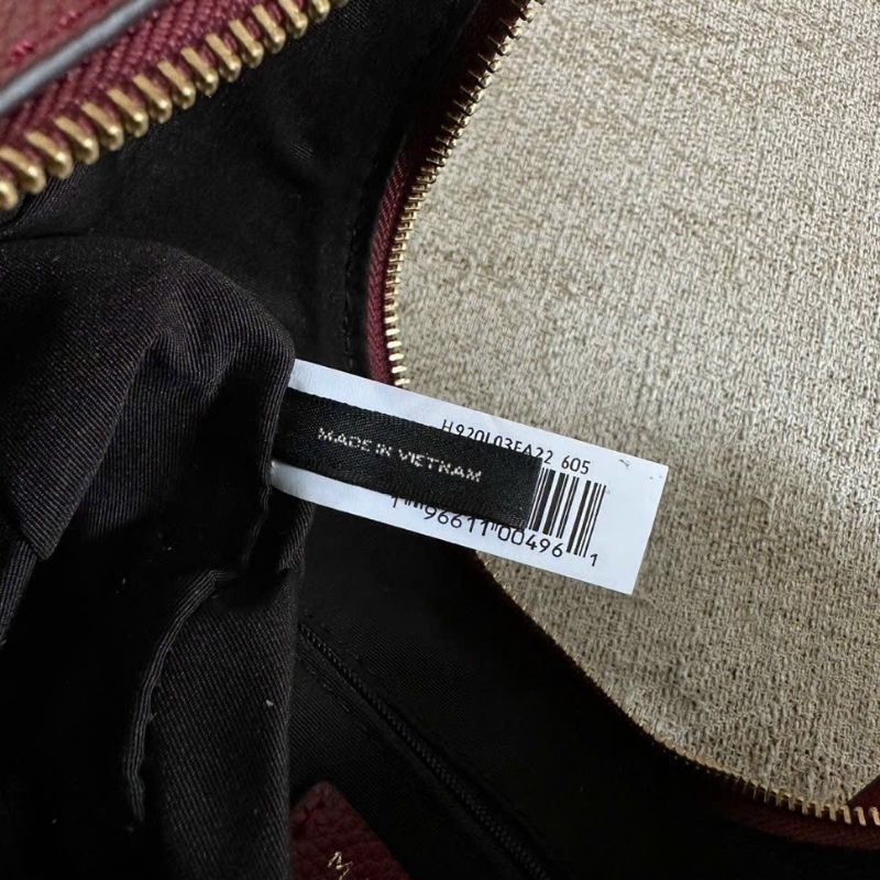 Mác Small Leather Crescent Shoulder Bag H920L03FA22✨Mẫu marc kẹp nách dáng ban nguyệt đơn giản sang trọng