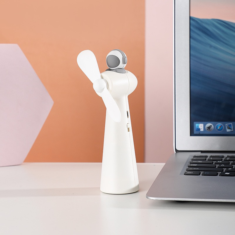 Quạt Mini Kèm Sạc USB Cầm Tay Tiện Lợi Hình Phi Hành Gia