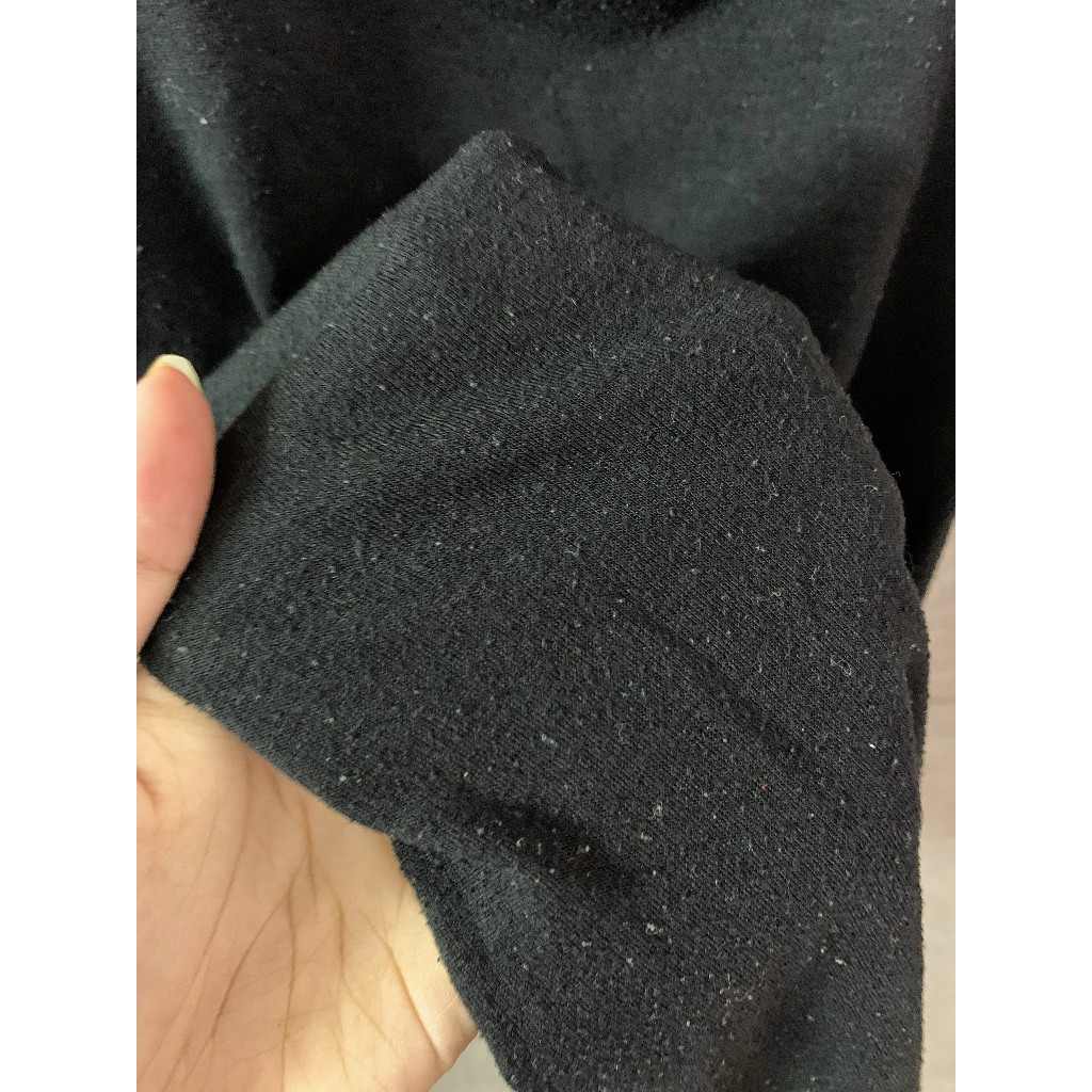 PASS - Áo tập đen đính hạt tròn