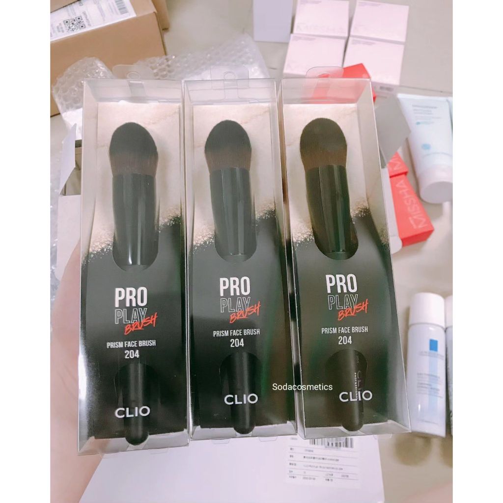 Cọ Phấn Má + Highlight Clio Pro Play Brush 204