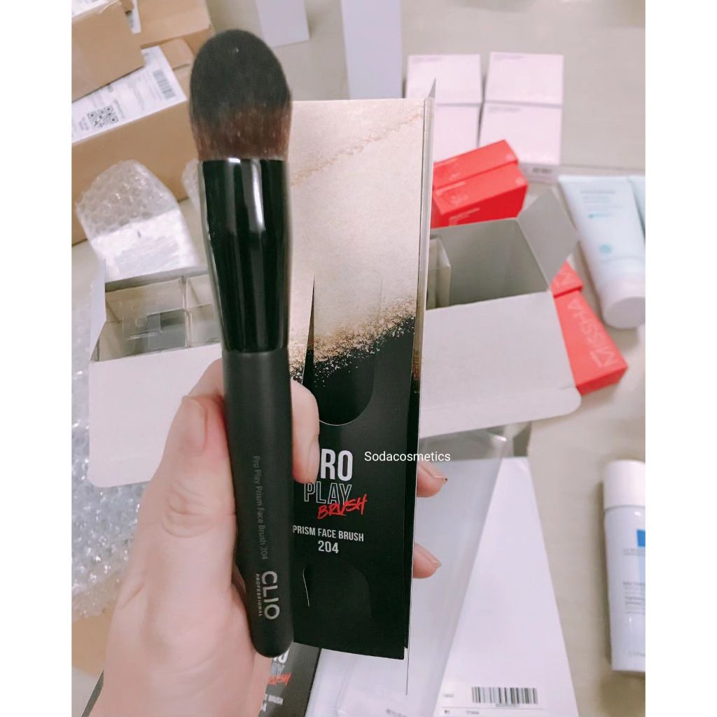 Cọ Phấn Má + Highlight Clio Pro Play Brush 204