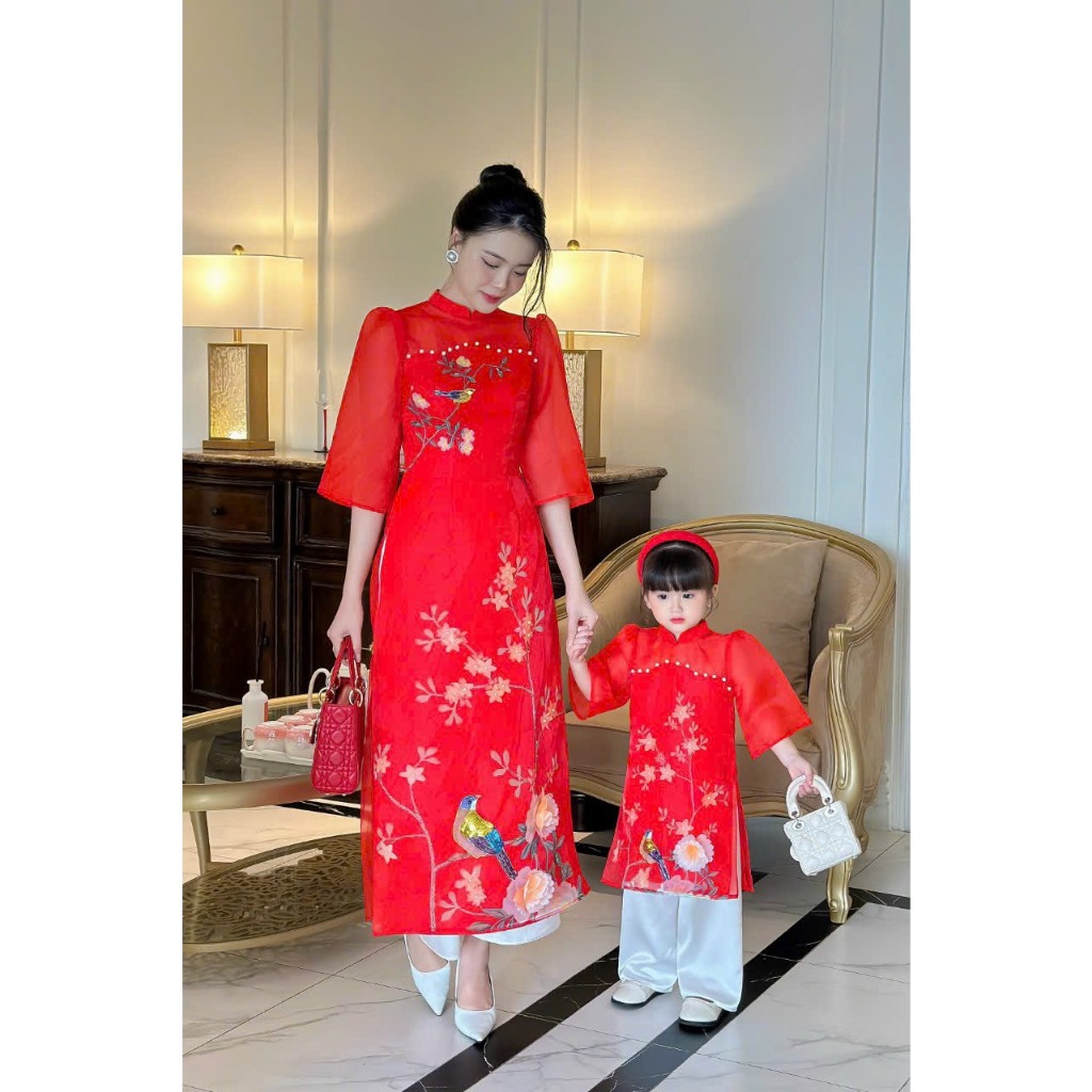 Áo dài cách tân thiết kế mẹ và bé chất liệu tơ organza màu đỏ nổi bật có đính ngọc, kết hoa - Tiệm của nàng - M27
