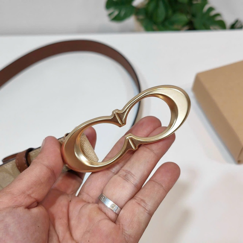 Thắt lưng sang chảnh Coach Buckle Belt xuất xịn