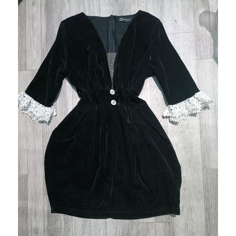 Đầm nhung có độn vai size s