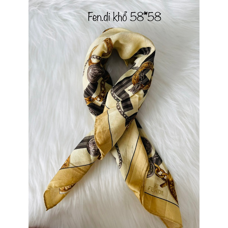 Khăn vuông Fendi