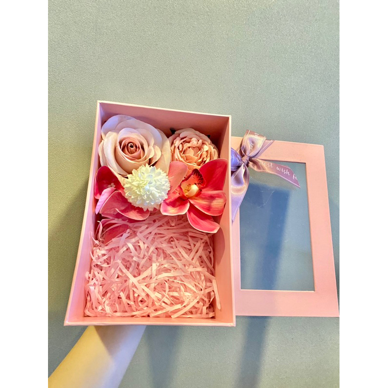 Hộp quà đựng son hoa mix chéo