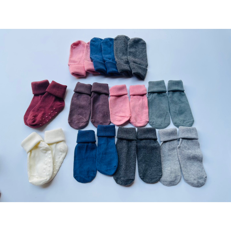 Combo 10 đôi tất,vớ HM có keo chống trơn cho bé trai bé gái hàng xuất dư xịn