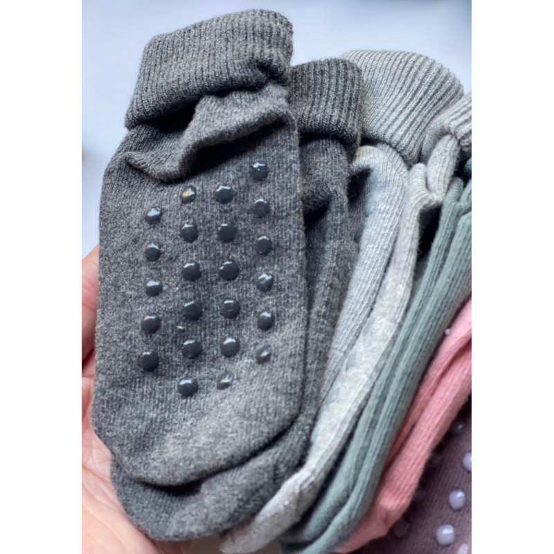 Combo 10 đôi tất,vớ HM có keo chống trơn cho bé trai bé gái hàng xuất dư xịn