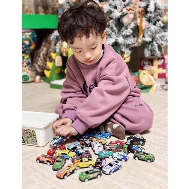 Bộ ô tô đồ chơi mini, Hộp 30 ô tô, Thùng 30 xe đồ chơi nhiều màu kèm thùng đựng có quai xách