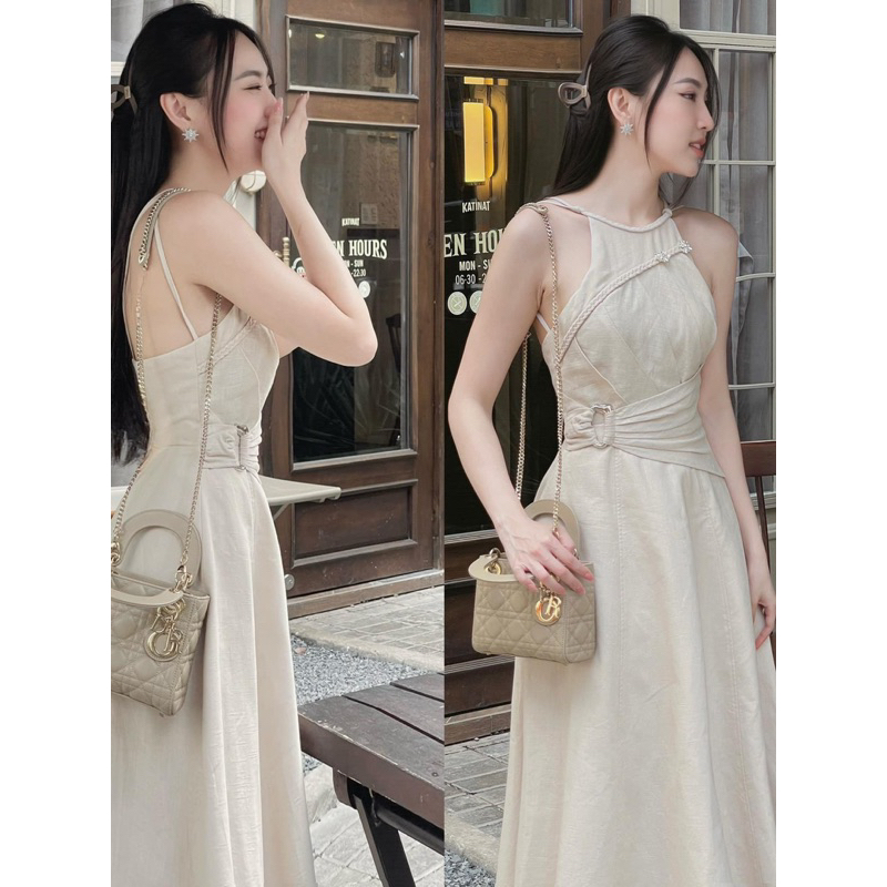 Đ𝐀̂̀𝐌 TRẮNG PHỐI VOAN HOA NỔI 𝐂𝐔𝐓𝐎𝐔𝐓 𝐍𝐆𝐔̛̣𝐂 CỘT NƠ CỔ SAU